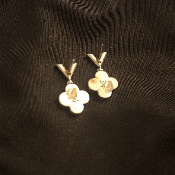Elegant Silver Floral Drop Earrings lv - Picture 3 of 3